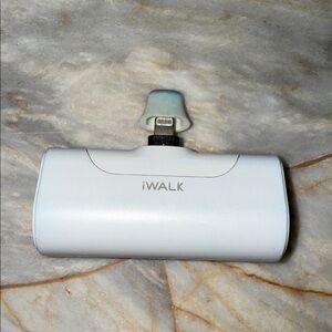 iWALK White Portable Charger